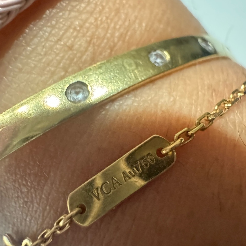 VCA 18karat Real Gold HK setting - Picture 3 of 7